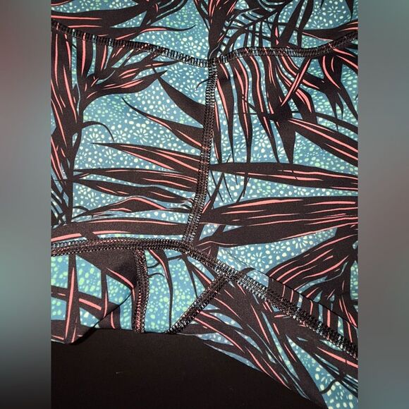 Lululemon High Times Pant Palm Lace Tofino Teal Multi size 6 EUC - Picture 6 of 9